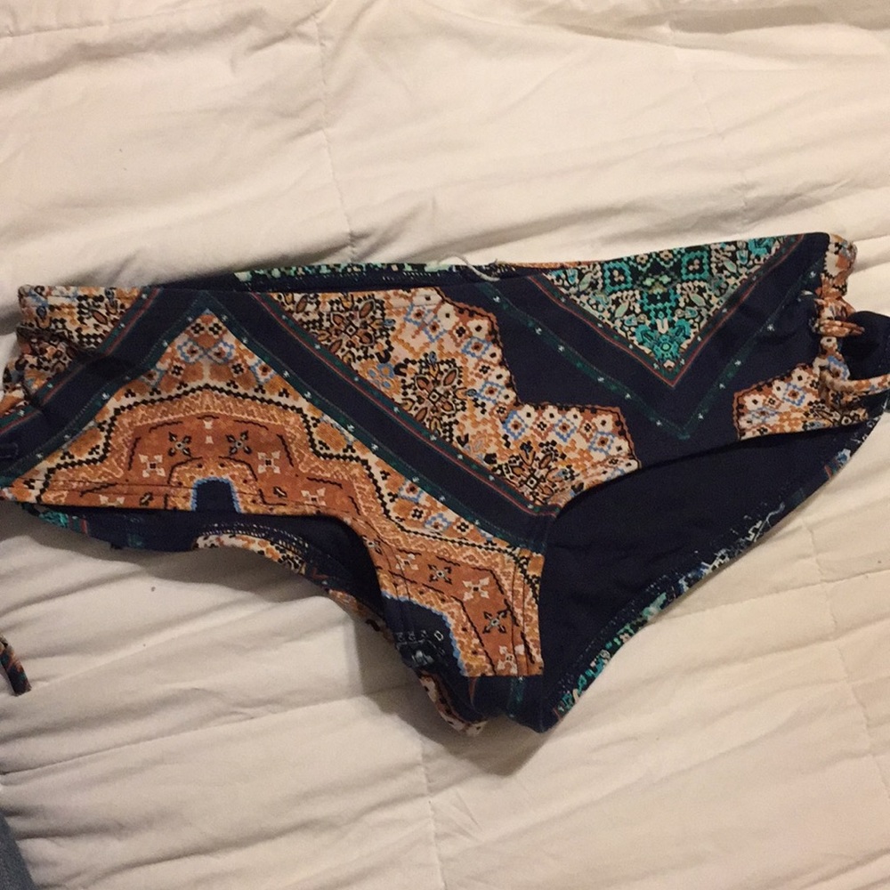 Boyshort cheeky bikini bottom